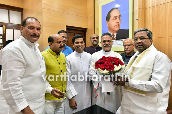 ಫಾದರ್ ಮುಲ್ಲರ್ ನಿಯೋಗ ಮುಖ್ಯಮಂತ್ರಿ ಭೇಟಿ